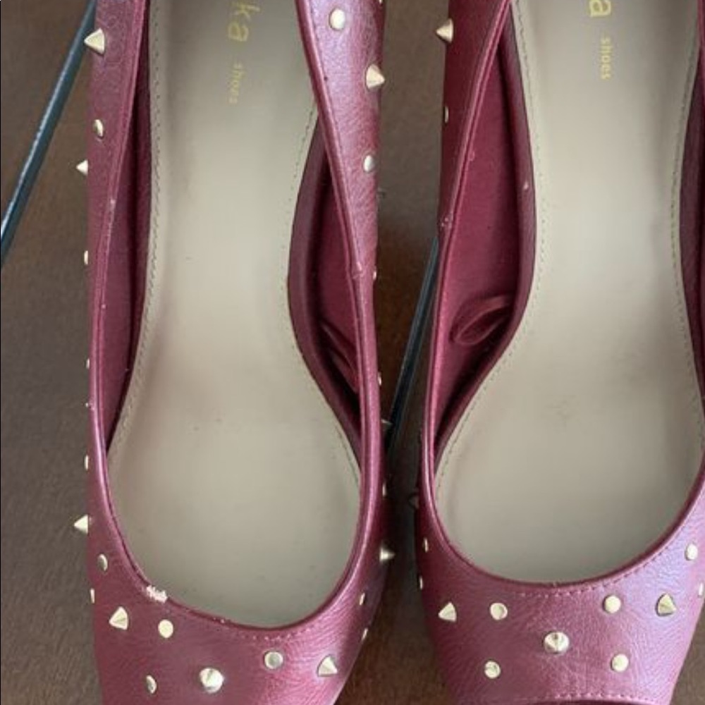 Shoes - Picture 2 of 2
